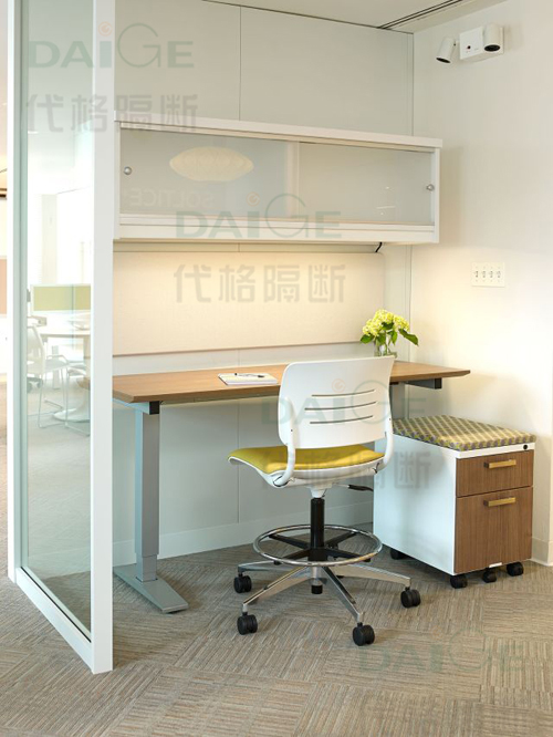 玻璃屏風(fēng)隔斷 玻璃屏風(fēng)隔斷